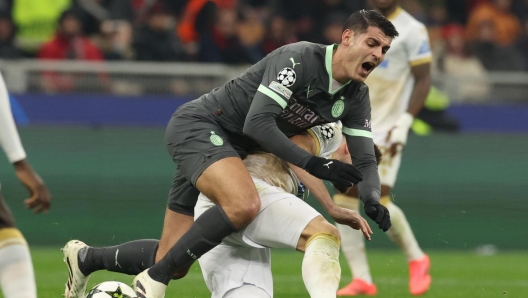 MILAN, ITALY - DECEMBER 11:  Alvaro Morata of AC Milan reacts after a collision during the UEFA Champions League 2024/25 League Phase MD6 match between AC Milan and FK Crvena Zvezda at Stadio San Siro on December 11, 2024 in Milan, Italy. (Photo by Claudio Villa/AC Milan via Getty Images)