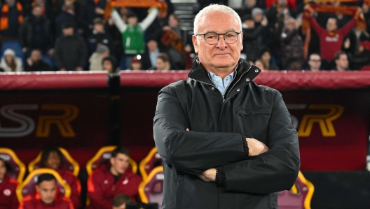 Roma's Italian head coach Claudio Ranieri looks on before the Italian Serie A football match between Roma and Lazio, at the Olympic stadium in Rome on January 5, 2025. (Photo by Andreas SOLARO / AFP)