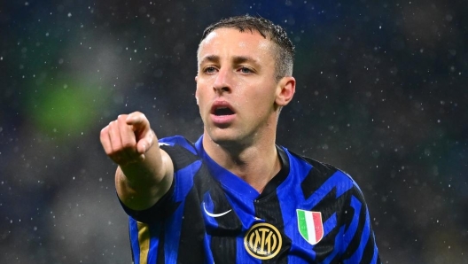 MILAN, ITALY - DECEMBER 19:  Davide Frattesi of FC Internazionale reacts during the Coppa Italia match between FC Internazionale and Udinese Calcio at Stadio Giuseppe Meazza on December 19, 2024 in Milan, Italy. (Photo by Mattia Pistoia - Inter/Inter via Getty Images)