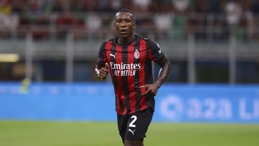 Pervis Estupinan Milan