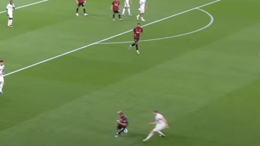 Gimenez attempted back-heel pass