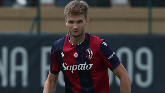 Stefan Posch, 28 anni, con la maglia del Bologna