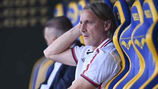Davide Nicola, head coach of US Cremonese looks on prior to the Serie A match