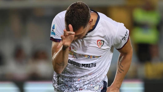 Andrea Belotti in action for Cagliari, celebrating a goal.