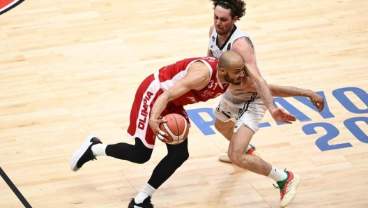 Shavon Shields и Alessndro Pajola в защите