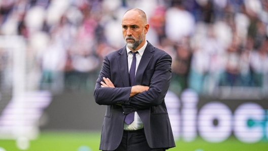 Igor Tudor, allenatore della Juventus, durante il riscaldamento pre-partita.