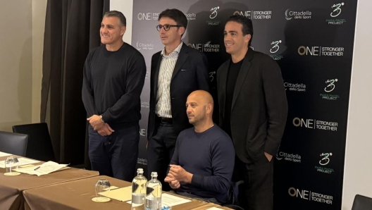 Christian Vieri speaking at an event.