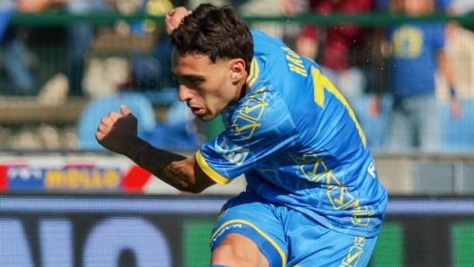 Luis Hasa in azione con la maglia della Carrarese