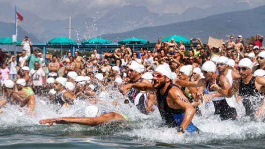 La partenza del Garmin Trio Forte dei Marmi