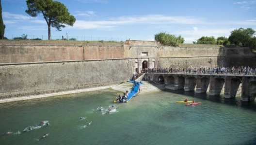 L'uscita della frazione di nuoto (foto Schilirò)