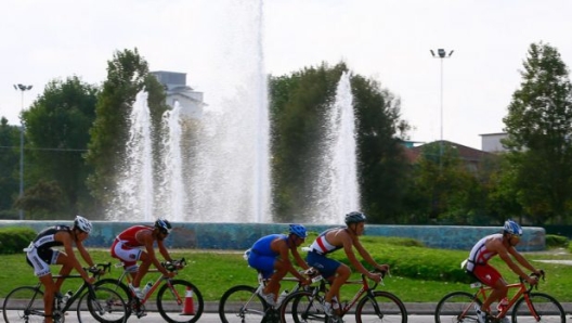 Un passaggio della frazione ciclistica (Bridaroli)