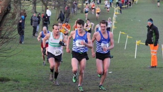 Alistair e Jonathan Brownlee impegnati nel cross