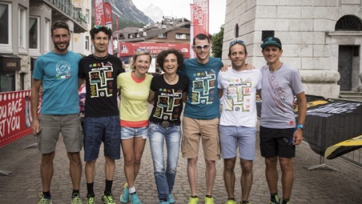 Il Team Scarpa, prima della partenza della Lavaredo Ultra Trail 2017 di Cortina (foto di Riccardo Selvatico)