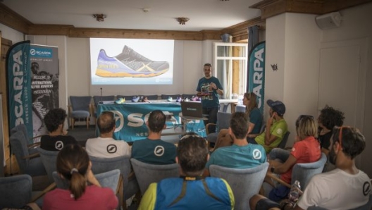 La presentazione dei nuovi modelli da trail della Scarpa a Cortina, prima della Lavaredo Ultra Trail 2017 (foto di Riccardo Selbvatico)