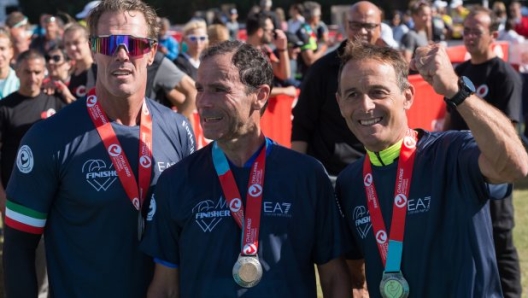 Mario Cipollini, Davide Cassani e Max Lelli contenti e affaticati sul traguardo del Challenge Forte Village Sardinia