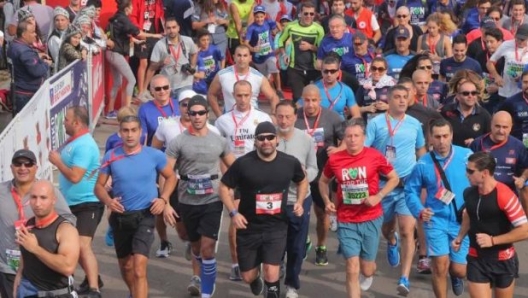  Nella foto del 13 novembre 2016 alla partenza della Beirut Marathon, al centro, vestito di nero, il primo ministro libanese Saad Hariri corre insieme al Presidente Iaaf Sebastian Coe (a destra in rosso) - (Photo: Adnan Hajj Ali)