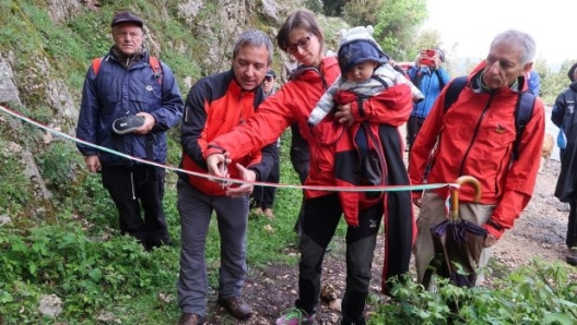 Daniela, moglie di Nardi, col piccolo Matteo