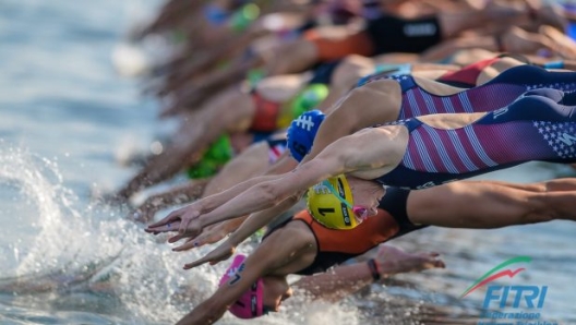 La partenza di una gara di triathlon (Ballabio)