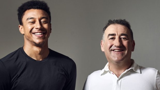 L'attaccante del Manchester United Jesse Lingard e il nutrizionista sportivo Nigel Mitchell