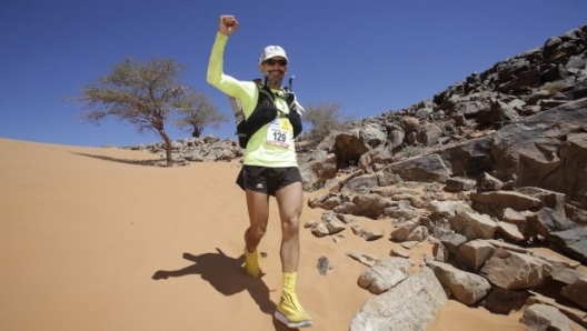 Nella foto, Davide Vitali sul percorso della Marathon Des Sables 2018