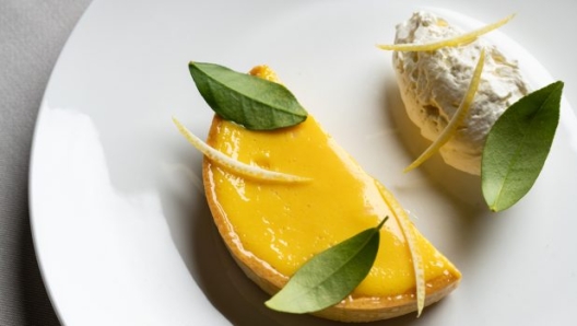  Tartelletta al limone, panna alla zagara e buccia di limone candita