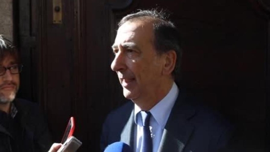 Il sindaco di Milano, Beppe Sala, ha commentato le voci secondo cui Milan e Inter si starebbero accordando per un nuovo impianto, alternativo a quello di San Siro, da costruire nell’area dei parcheggi dell’attuale stadio. "La Soprintendenza sta verificando che non ci siano vincoli su San Siro. A me ad oggi non risultano. Io preferirei che si lavorasse su San Siro, ma se le squadre, per il timore di dover giocare in un cantiere mentre c'è il campionato, preferiscono un progetto diverso, sanno quali sono i limiti che noi possiamo concedere in termini di edificazione", ha detto il sindaco di Milano a margine di un incontro con il ministro per i Beni e le Attività Culturali, Alberto Bonisoli, sul museo del design