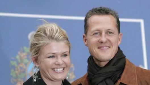 Schumacher con la moglie Corinna. Epa