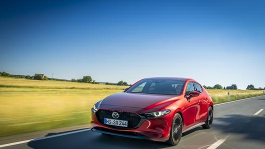 La gamma Mazda 3 si arricchisce con il nuovo motore Skyactiv-X