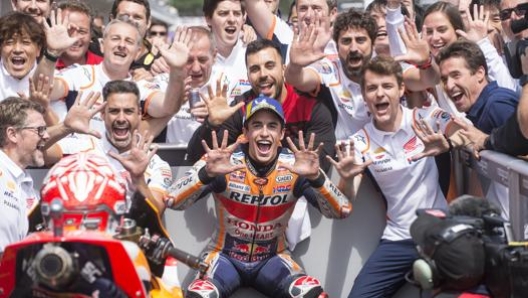 Marc Marquez con la squadra. Ciamillo