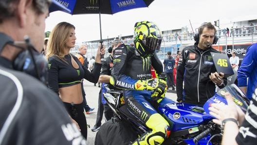 Valentino Rossi prima del via in Germania. Getty