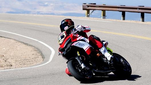 Carlin Dunne alla Pikes Peak del 2012 su una Multistrada ha vinto e segnato un nuovo record sotto i 10 minuti. Ap