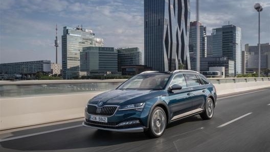 La nuova Skoda Superb Scout