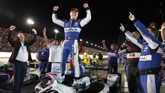 La gioia di Takuma Sato, 42 anni, a Madison. Ap