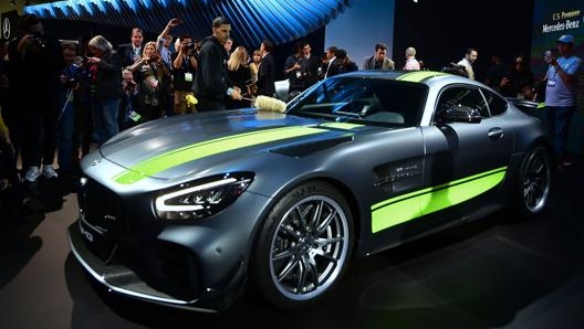 La presentazione della Amg GT R Pro al salone di Los Angeles del 2018. Afp