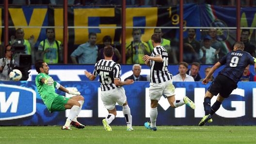 Mauro Icardi celebrating a goal for Inter against Juventus in 2013.