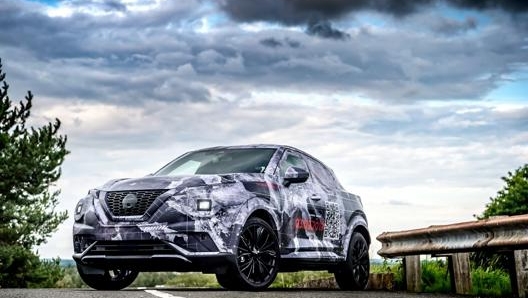 La Nissan Juke 2020 in versione camuffata