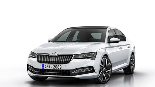 Skoda Superb iV, ibrida plug-in da 218 Cv