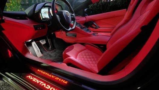 L'Aventador S-Roadster vista dall'interno. Foto Luca Bracali