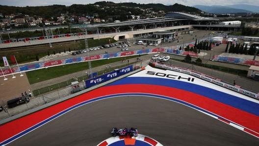 Il passaggio di Pierre Gasly durante le libere 1. Getty