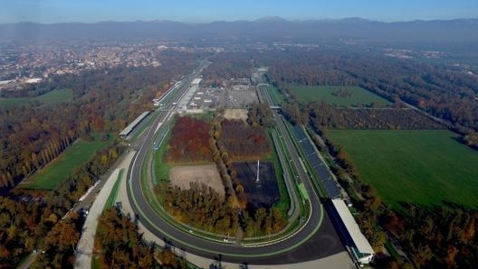 Una vista aerea del circuito di Monza