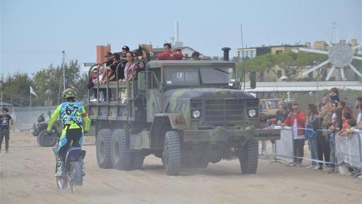 Daytona Beach diventa anche il paradiso dei pick-up e il fulcro degli ultimi raduni monomarca dell’anno