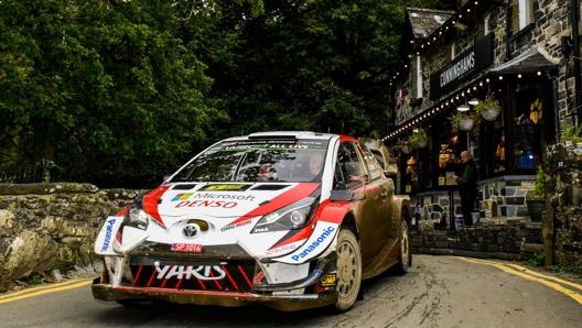 La Yaris di Kris Meeke sulle strade del Galles. Epa