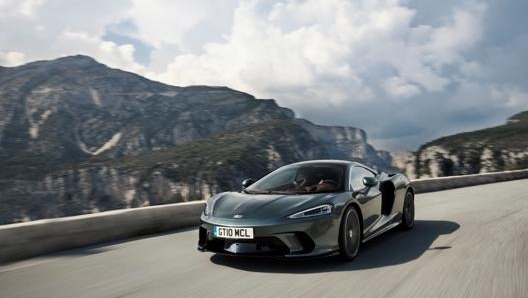 La nuova McLaren GT, prima gran turismo della casa britannica