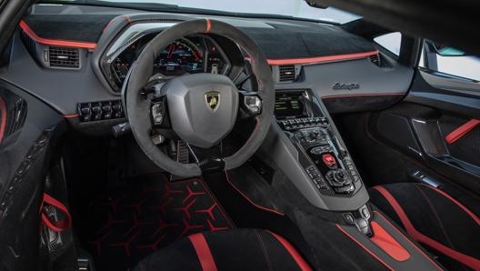 Gli interni di Lamborghini Aventador SVJ