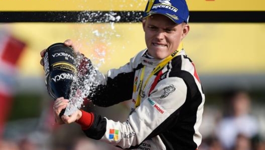 Ott Tanak festeggia il titolo iridato. Afp