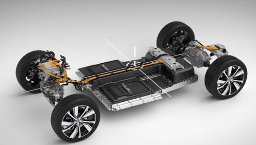 La Volvo XC40 Recharge dotata di un rinnovato fascione e della mascherina chiusa per migliorare l’efficienza