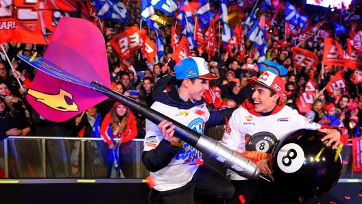 Alex e Marc marquez festeggiati a Cervera, il loro paese di origine in Catalogna. Afp