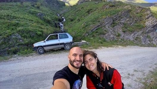 Giulio, Erica e la loro Panda 4x4 in una “foto di famiglia”