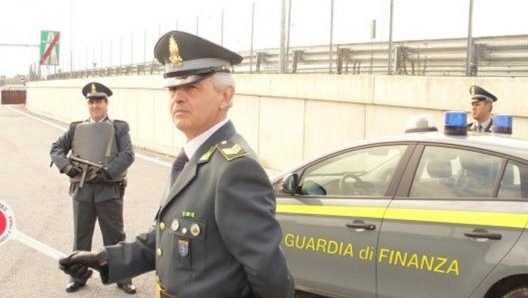 Un controllo della guardia di finanza