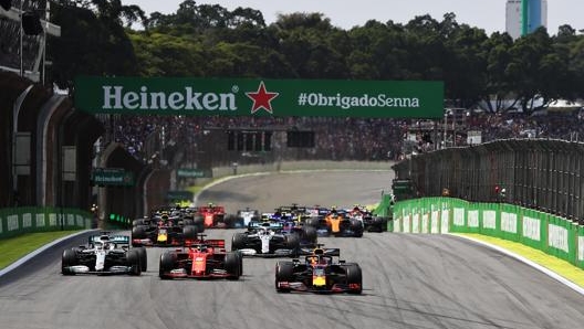 il via del GP del Brasile sulla pista di Interlagos. Getty